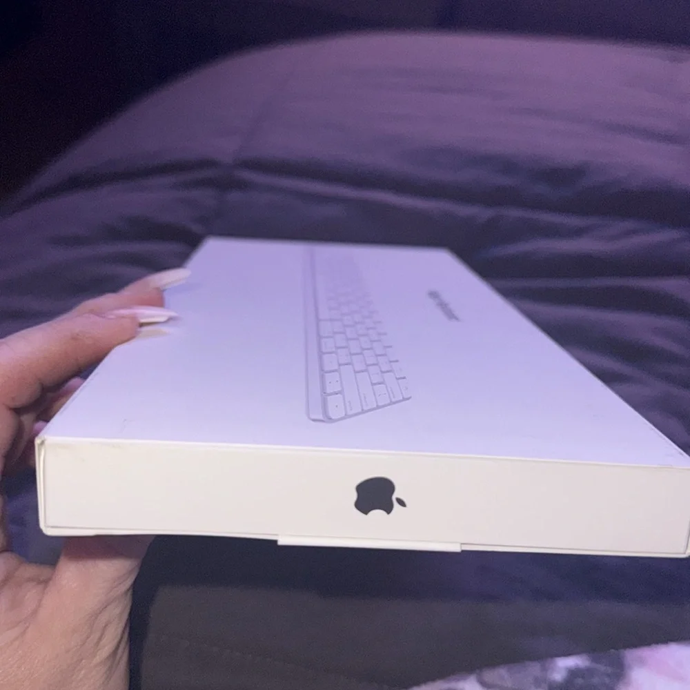 Apple Magic Keyboard Bluetooth and wireless